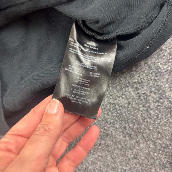 VOLCOM Women’s Black Tank Top White embroidered Logo size: XS - 0/2 - Picture 4 of 6